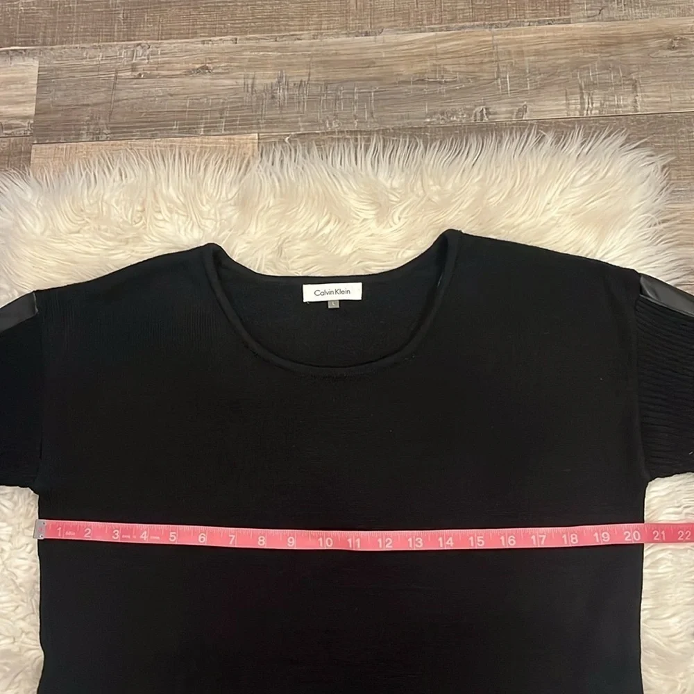 Calvin Klein wool blend tunic sweater with faux leather sleeve detail L - Picture 5 of 9